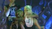 Imagem Pegação total: mulheres dão beijo triplo no BBB
