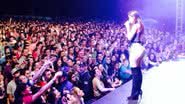 Imagem Anitta exibe bumbum empinado em foto e deixa fãs loucos