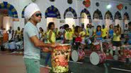 Imagem Carlinhos Brown faz ensaio técnico para o Afródromo. Veja fotos