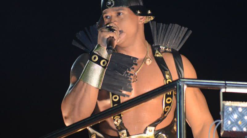 Imagem Léo Santana deve anunciar saída do Parangolé no Carnaval