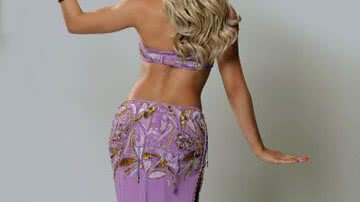 Imagem Sensual: Carol Narizinho adere à dança do ventre. Veja fotos