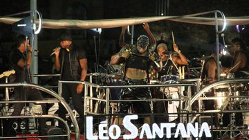 Imagem Léo Santana deve deixar o Parangolé