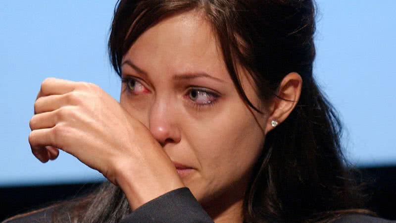 Imagem Angelina Jolie perde tia vítima de câncer de mama