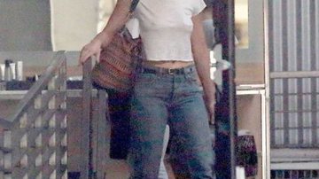Imagem Após ter fotos íntimas vazadas, Jennifer Lawrence dispensa sutiã