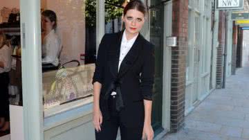 Imagem Atriz da série The O.C aparece com quilos a mais