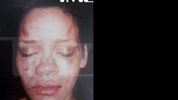 Imagem Quatro anos após agressão, Rihanna volta para Cris Brown