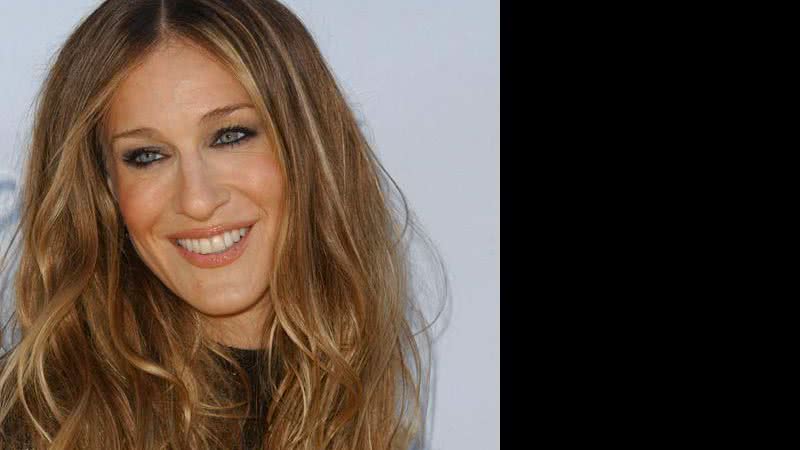 Imagem Atriz de Sex and the city doa pares de sapato para caridade
