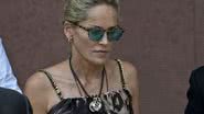 Imagem Sharon Stone exibe visual diferente do imaginário popular