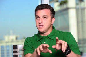 Imagem  Luciano Huck com tudo nas redes sociais