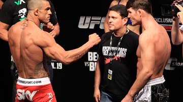 Imagem UFC apresenta ring girls brasileiras durante pesagem oficial