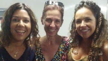 Imagem Flora posa com Daniela e Malu antes do Pôr do Som