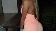 Imagem Andressa Urach se empina toda para foto