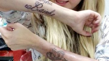 Imagem Após três dias, Bárbara Evans decide remover tatuagem