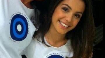 Imagem Carolina Ferraz e a filha participam de campanha contra o câncer de mama