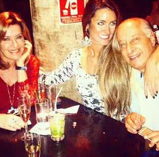 Imagem Carol Muniz posta foto com o namorado setentão da CBF