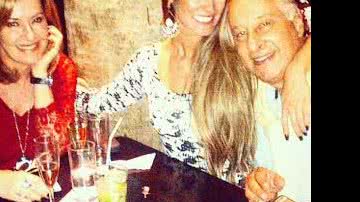 Imagem Carol Muniz posta foto com o namorado setentão da CBF