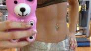 Imagem Carol Narizinho posta foto com barriga sarada