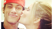 Imagem Em clima de Copa, Claudia Leitte tieta Neymar