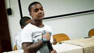 Imagem Ator que interpretou "Laranjinha" é acusado de agredir namorada