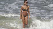 Imagem Fernanda de Freitas exibe bumbum perfeito em dia de praia no Rio 