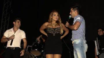 Imagem Geisy Arruda grava clipe e mostra calcinha. Veja
