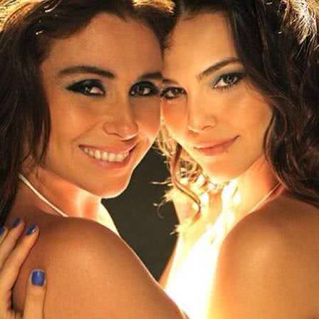 Imagem Casal lésbico de "Em Família" fará ensaio sensual