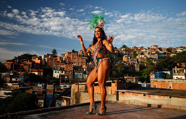 Imagem Gracyanne Barbosa diz que não gasta muito com fantasia