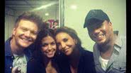 Imagem Michel Teló e Thais Fersoza tietam Ivete Sangalo