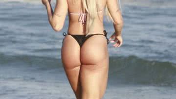 Imagem De fio dental, Juju Salimeni faz ensaio em praia