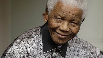 Imagem Mandela melhora e recebe visita da família no hospital