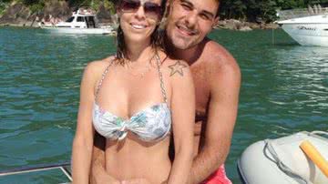 Imagem Ex de Ana Maria Braga curte ao lado da atual, em lancha
