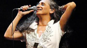 Imagem Maria Bethânia cancela apresentação em SP 