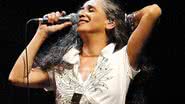 Imagem Maria Bethânia cancela apresentação em SP 