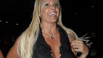 Imagem Monique Evans quer namorado pra pagar as contas