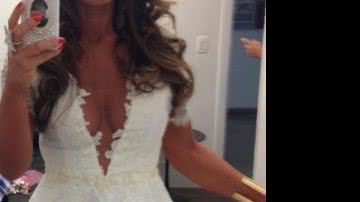 Imagem Nicole Bahls acorda e publica foto sensual no Instagram
