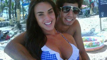 Imagem Victor Ramos pede Nicole Bahls em casamento