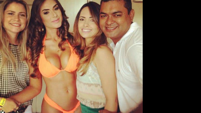 Imagem Fotos: Nicole Bahls grava de biquíni em Fortaleza