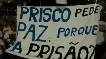 Imagem Integrantes da Aspra protestam por liberdade de Prisco na micareta de Feira