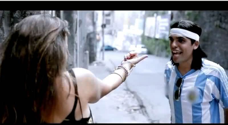 Imagem ‘Argentino’ satiriza Bolsa Família em clipe gravado em Salvador