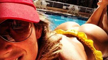 Imagem De biquíni, Fani renova bronzeado: 'Que dia lindo'