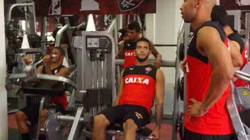 Imagem Sem descanso, elenco rubro negro treina na Toca do Leão