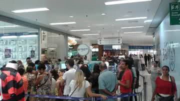 Imagem Venda de ingressos para show de Roberto Carlos inicia com longas filas 