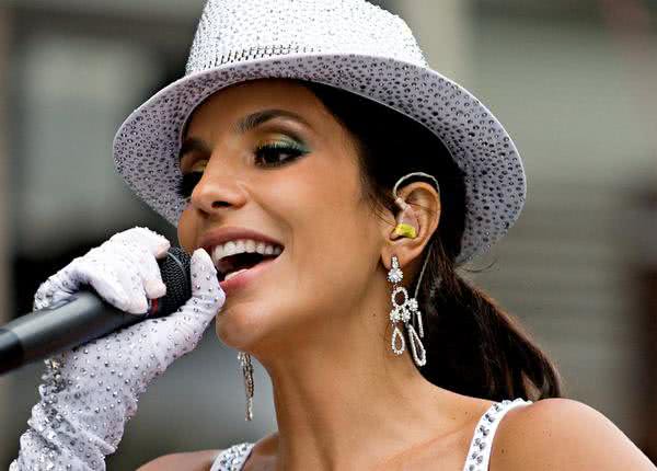 Imagem Ivete Sangalo vai transformar o Carnaval em sua Real Fantasia