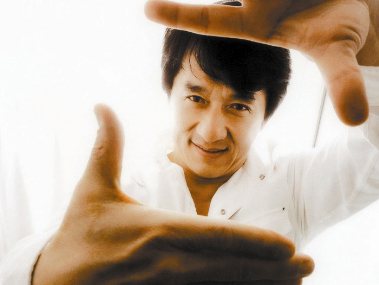 Imagem Jackie Chan &quot;sai do armário&quot; 