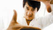 Imagem Jackie Chan "sai do armário" 