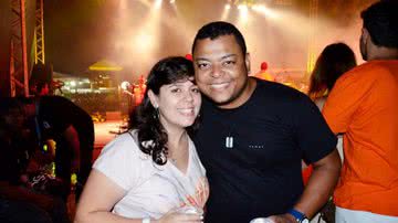 Imagem Vocalista da banda Filhos de Jorge vai se casar em Salvador