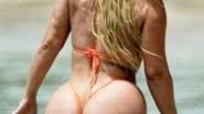 Imagem Modelo faz pose e impressiona com bumbum gigante