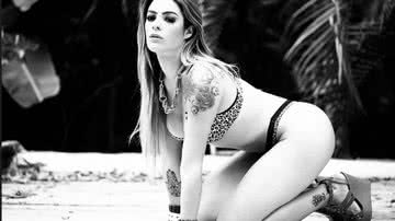 Imagem De fio dental, ex-bbb Monique revela que já fez sexo a três