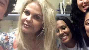Imagem Internada, Monique Evans aguarda transferência para clínica psiquiátrica
