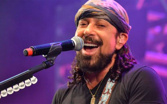 Imagem Bell Marques lança álbum solo e nova música "Nicolau". Ouça